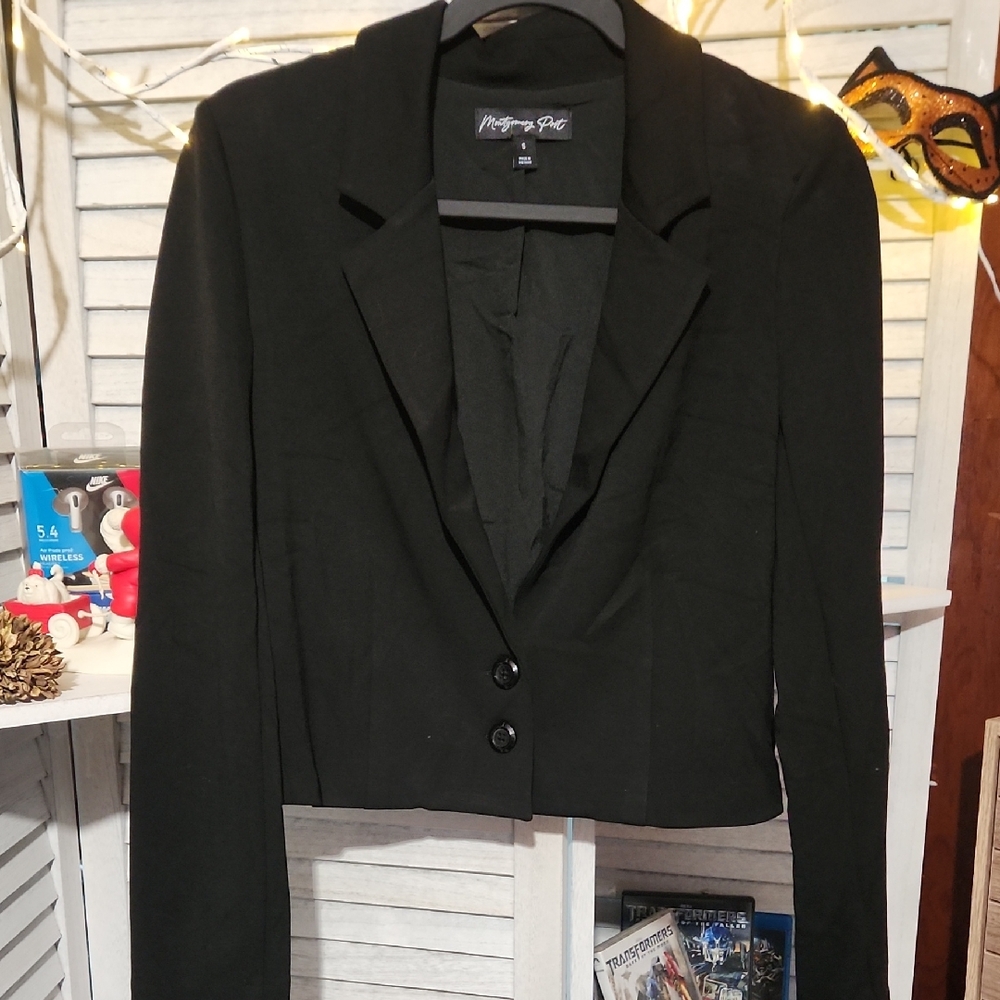 Montomery Port Elegant Black Crop Blazer - Sz SM